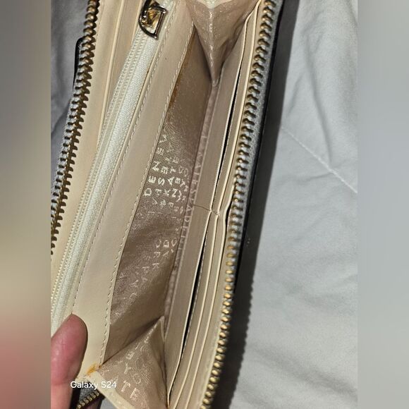 Kate Spade Ligth Gray And Silvet Wristlet - Picture 9 of 13